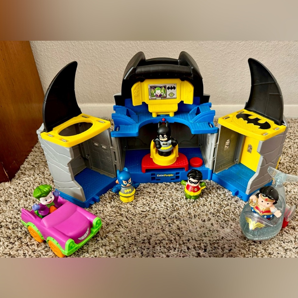 Little People Batcave Adventure Set